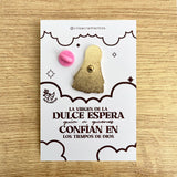 Pines Metálico Virgen de la Dulce Espera – VII Sacramentos Colombia