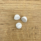 Paquete X3 Cierres de Goma para Pines - Color Blanco (Silicona de Alta Calidad) - VII Sacramentos Colombia